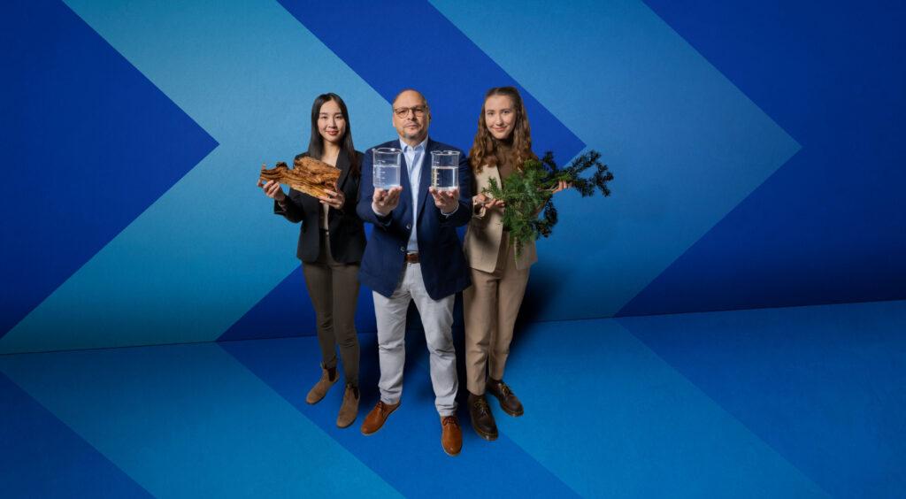 Dr. Orlando Rojas, Scientific Director of the BioProducts Institute at UBC, along with UBC students, is featured in the photo